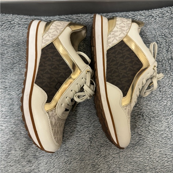 Michael Kors Sneakers - Picture 3 of 8